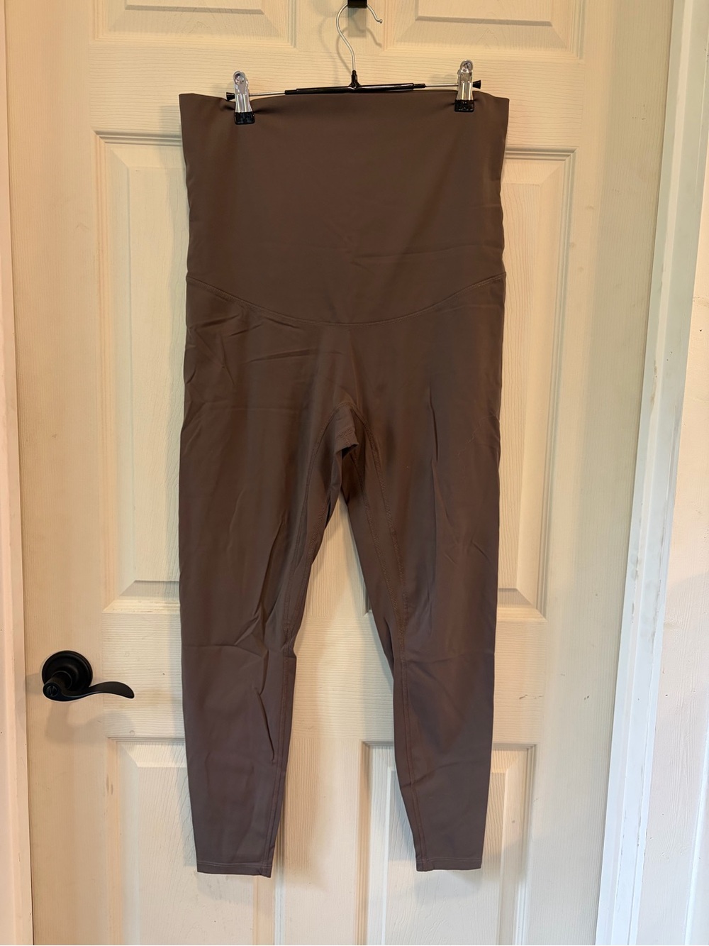 POSHDIVAH High-Waist Maternity Leggings in Taupe - size L